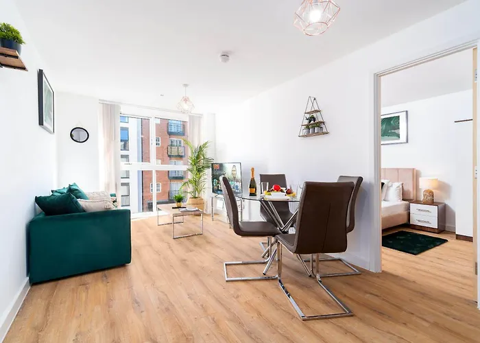 Birmingham City Centre Apartment - 2 Bedroom - Secure Parking - Top Rated 302H