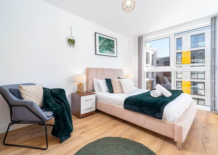 Birmingham City Centre Apartment - 2 Bedroom - Secure Parking - Top Rated 302H