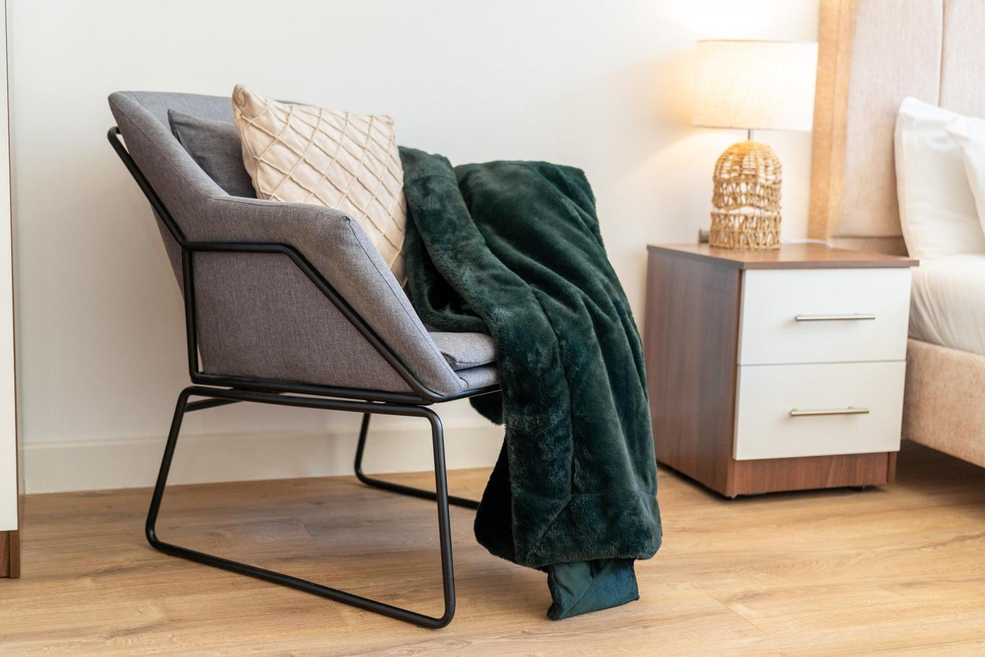 Centre - 2 Bedroom - Secure Parking - Rated 302h * Birmingham
