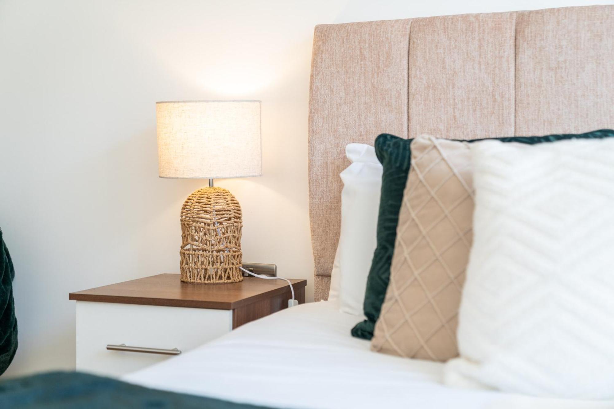 Apartamento Centre - 2 Bedroom - Secure Parking - Rated 302h